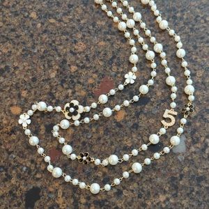Pearl/Flower necklace